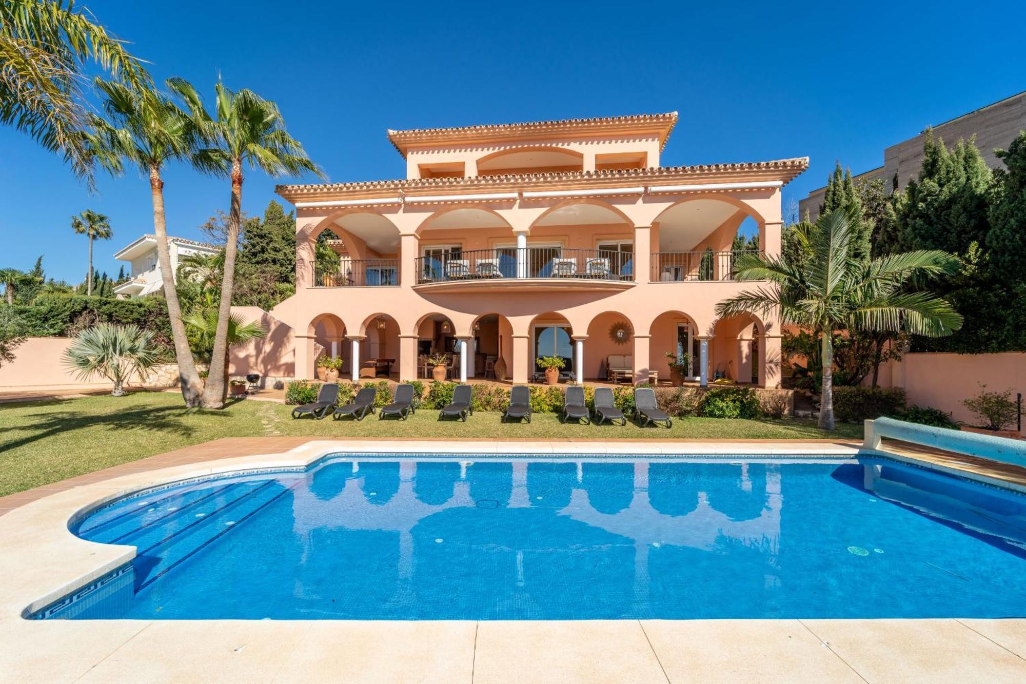 Beachside Villa With Panoramic Sea Views Benalmádena Exteriér fotografie