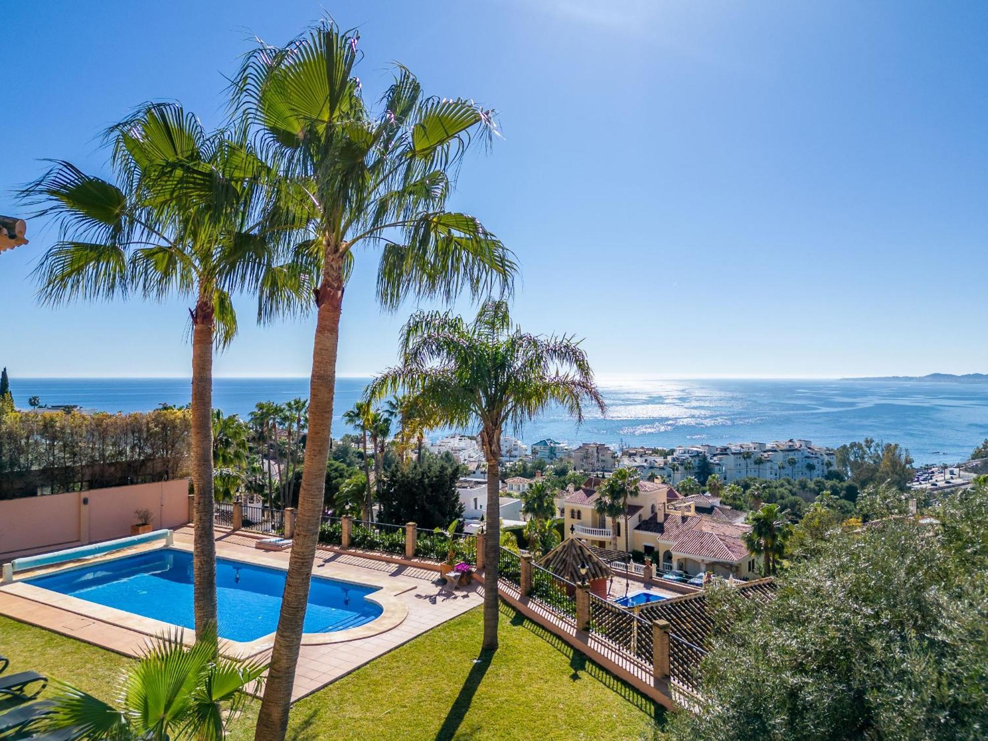 Beachside Villa With Panoramic Sea Views Benalmádena Exteriér fotografie