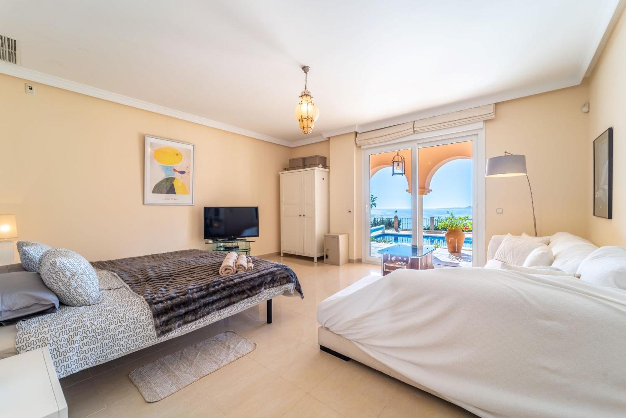 Beachside Villa With Panoramic Sea Views Benalmádena Exteriér fotografie
