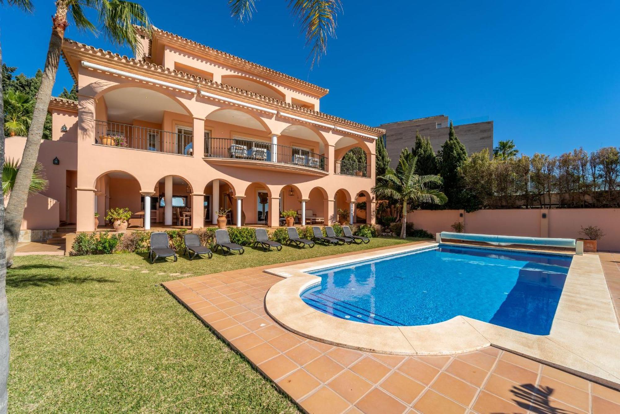 Beachside Villa With Panoramic Sea Views Benalmádena Exteriér fotografie