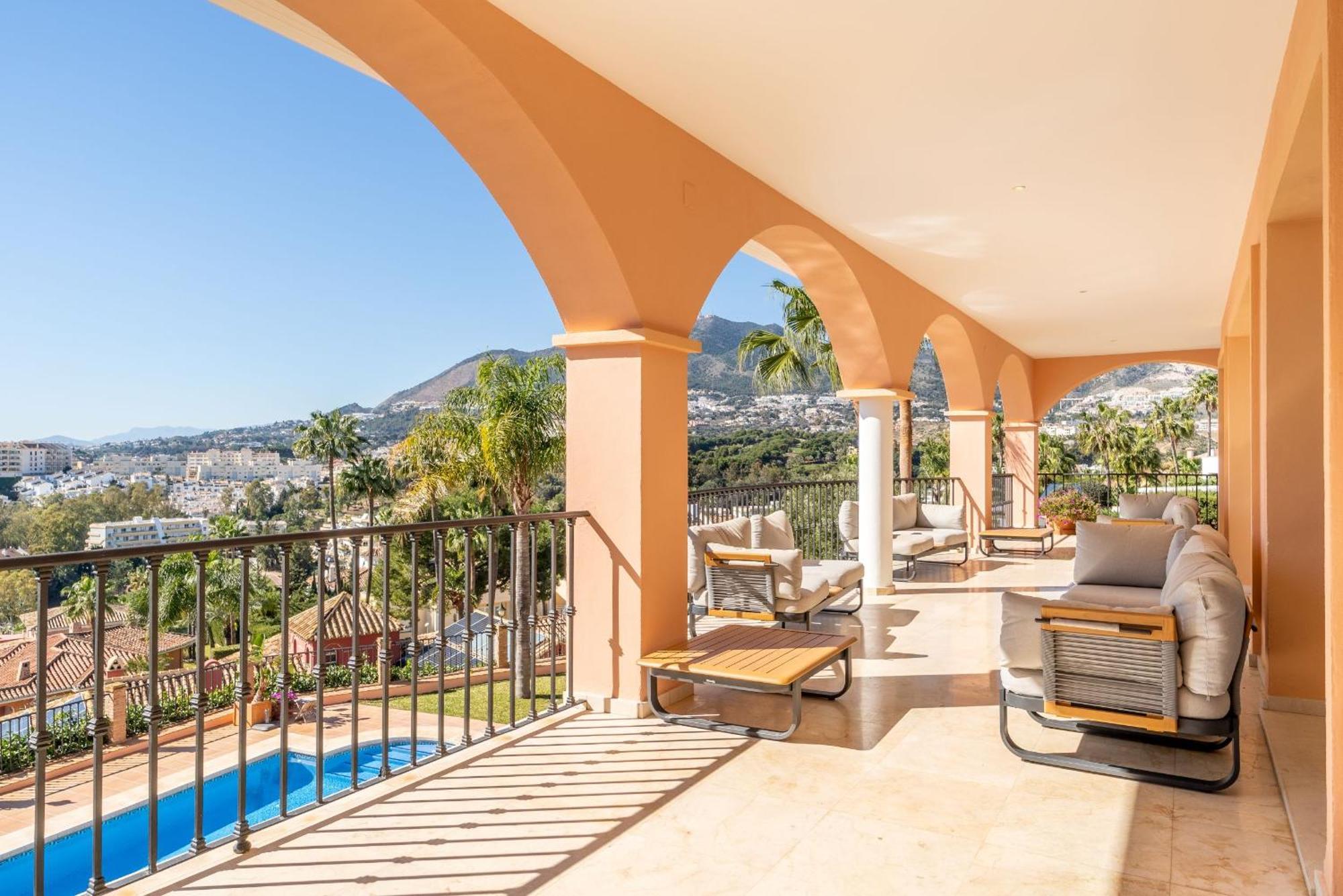 Beachside Villa With Panoramic Sea Views Benalmádena Exteriér fotografie