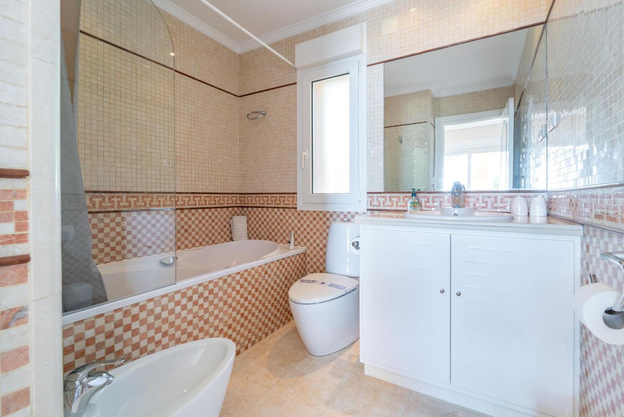 Beachside Villa With Panoramic Sea Views Benalmádena Exteriér fotografie